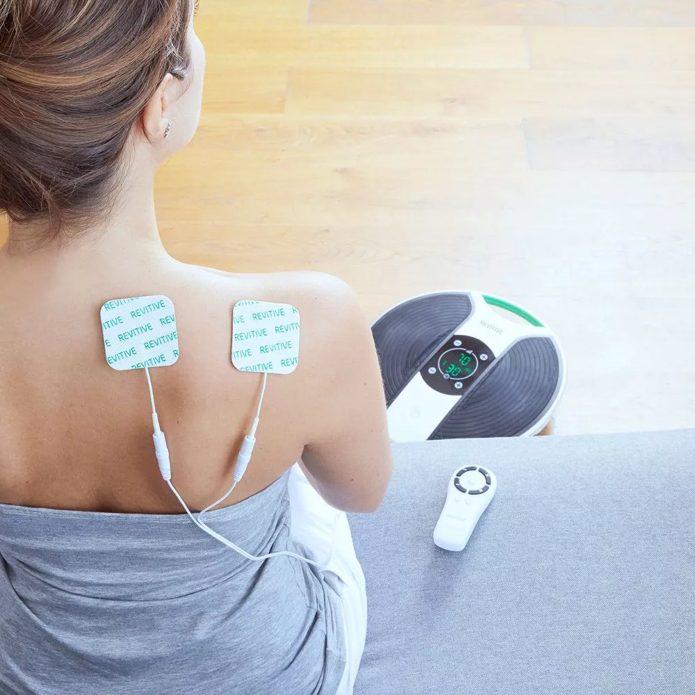 Bild zeigt Revitive Medic inkl. Aerosoft 3-in-1 Kissen in Aktion